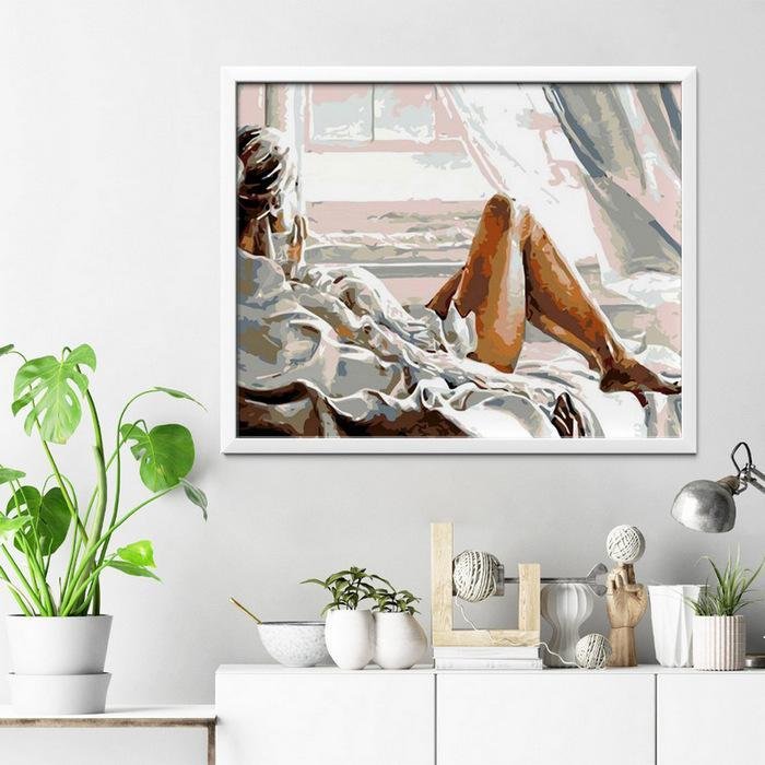 Mujer en cama - Hola Hobby